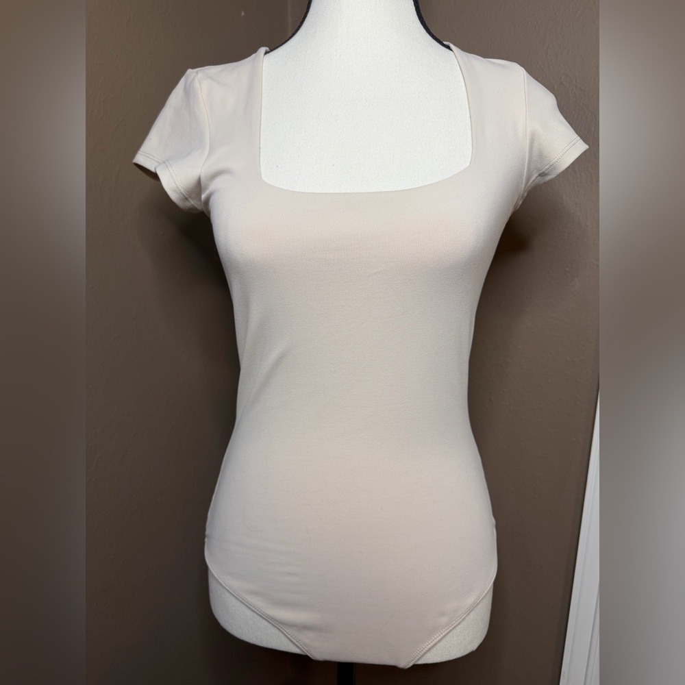 FREE PEOPLE INTIMATELY Square Eyes Cap Sleeve Thong Bodysuit in Cream Size Small - Picture 8 of 13